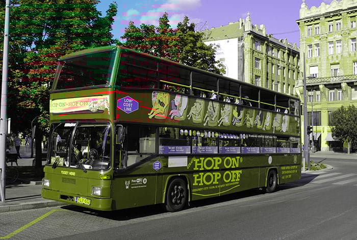 Official Giraffe Hop On Hop Off | Wiki: Anatoliy-024 CC BY-SA 4.0