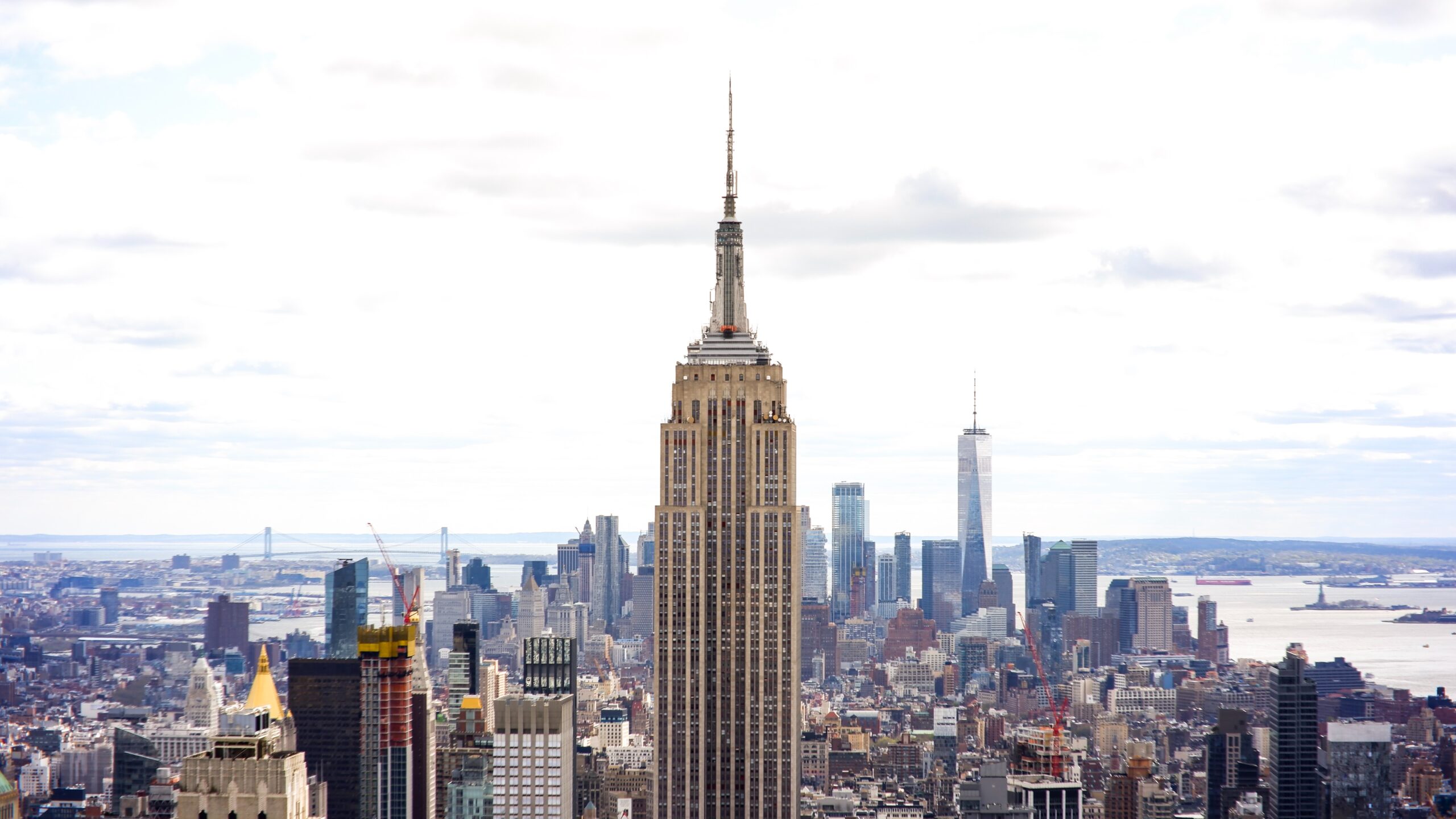 Empire State Building in New York @nicolepadin