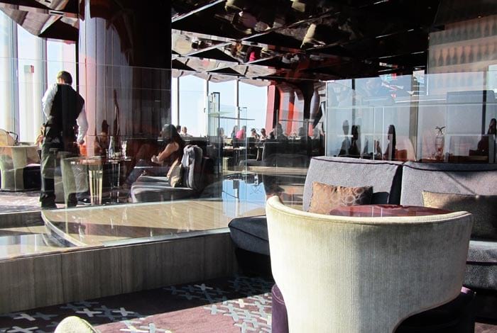 All'interno di At.mosphere al 122° piano | Flickr: David Jones CC BY 2.0