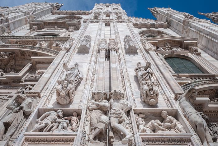 La imponente facciata esterna | Foto: Flickr, Gary Campbell-Hall - CC BY 2.0