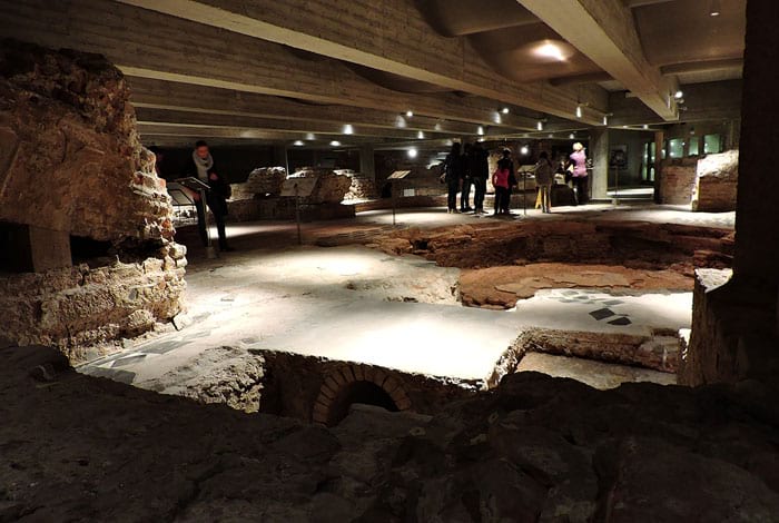 I siti di scavo del Battistero di San Giovanni alle Fonti | Foto: Flickr: Dimitris Kamaras - CC BY 2.0