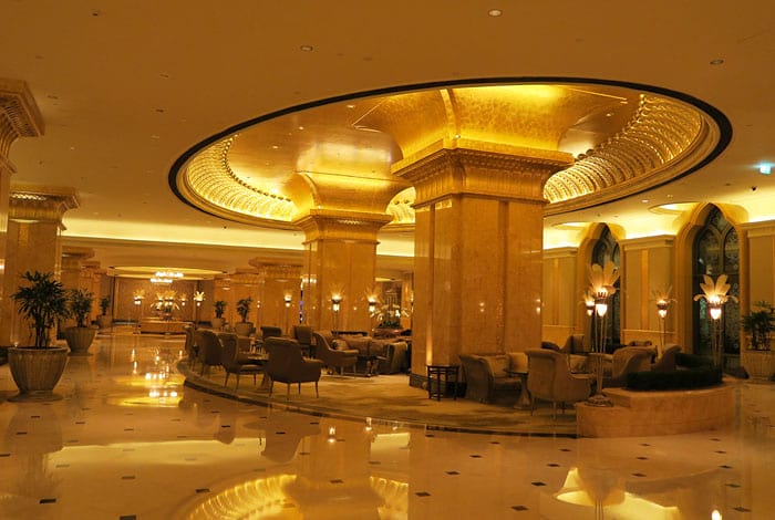 The Interior of the Emirates Palace | Flickr: Travpacker.com CC BY-ND