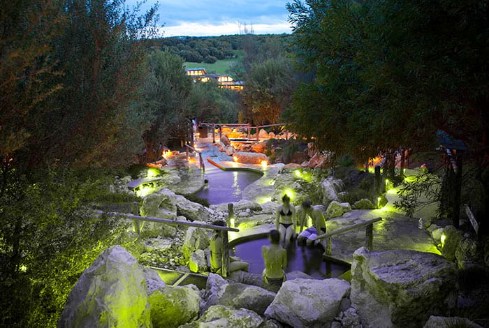 Peninsula Hot Springs at dawn | Photo: Flickr, Roderick Eime CC BY-ND 2.0