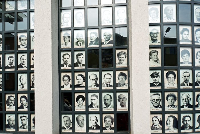 Ritratti degli Ebrei Salvati | Flickr: Dennis Jarvis CC BY-SA 2.0